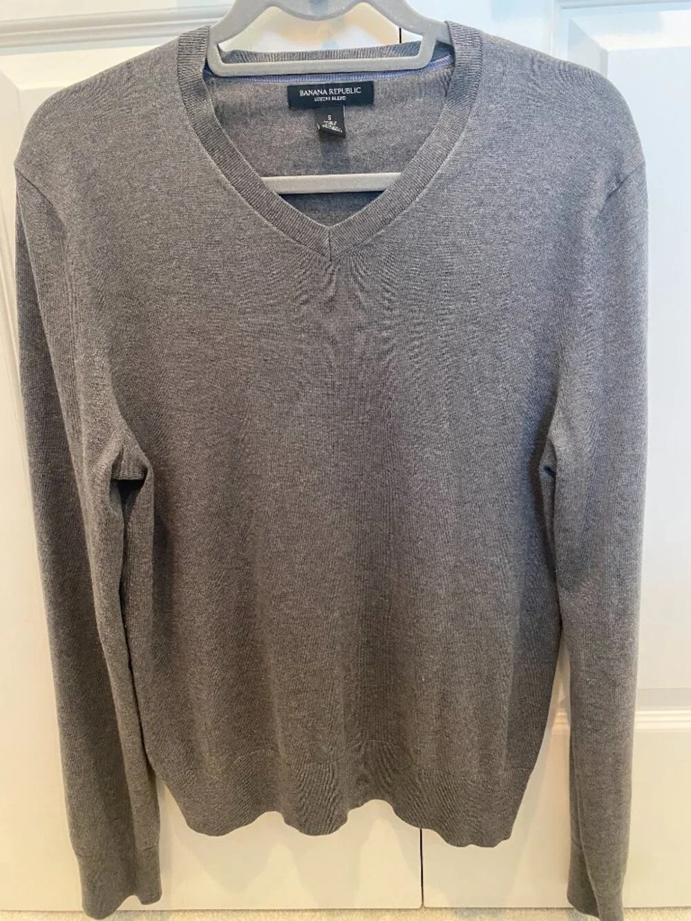 Banana Republic men’s neck
